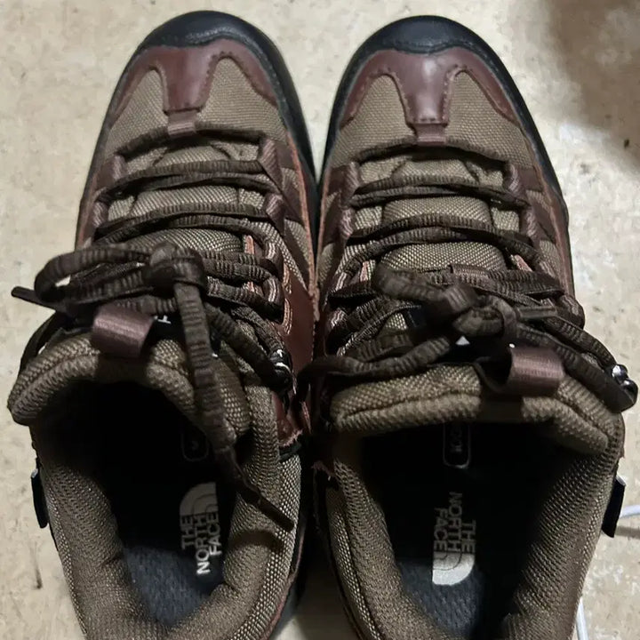 [BUNJANG] The North Face Waterproof Hiking Shoes Brown / 노스페이스 등산화 방수 운동화 트레킹화 브라운235cm