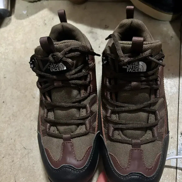 [BUNJANG] The North Face Waterproof Hiking Shoes Brown / 노스페이스 등산화 방수 운동화 트레킹화 브라운235cm