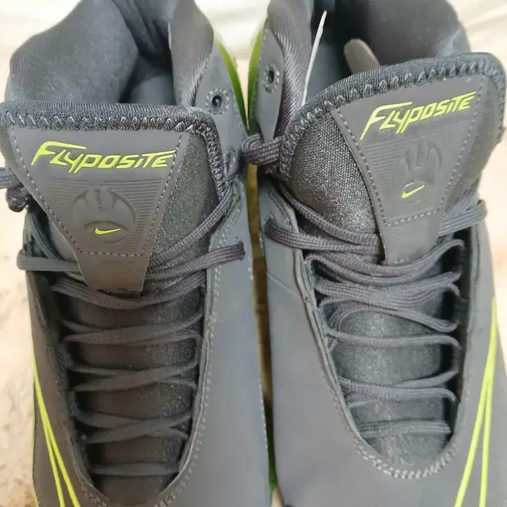 [BUNJANG] Nike Flyposite Basketball Shoes Gray/Fluorescent 265mm / 나이키 플라이포짓 농구화 회색/형광 265사이즈