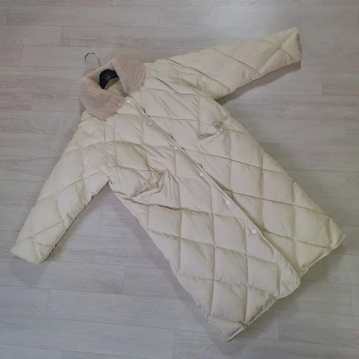 [BUNJANG] Long Padded Coat with Fur Collar / 크림 아이보리 롱패딩 퍼 카라 퀄팅