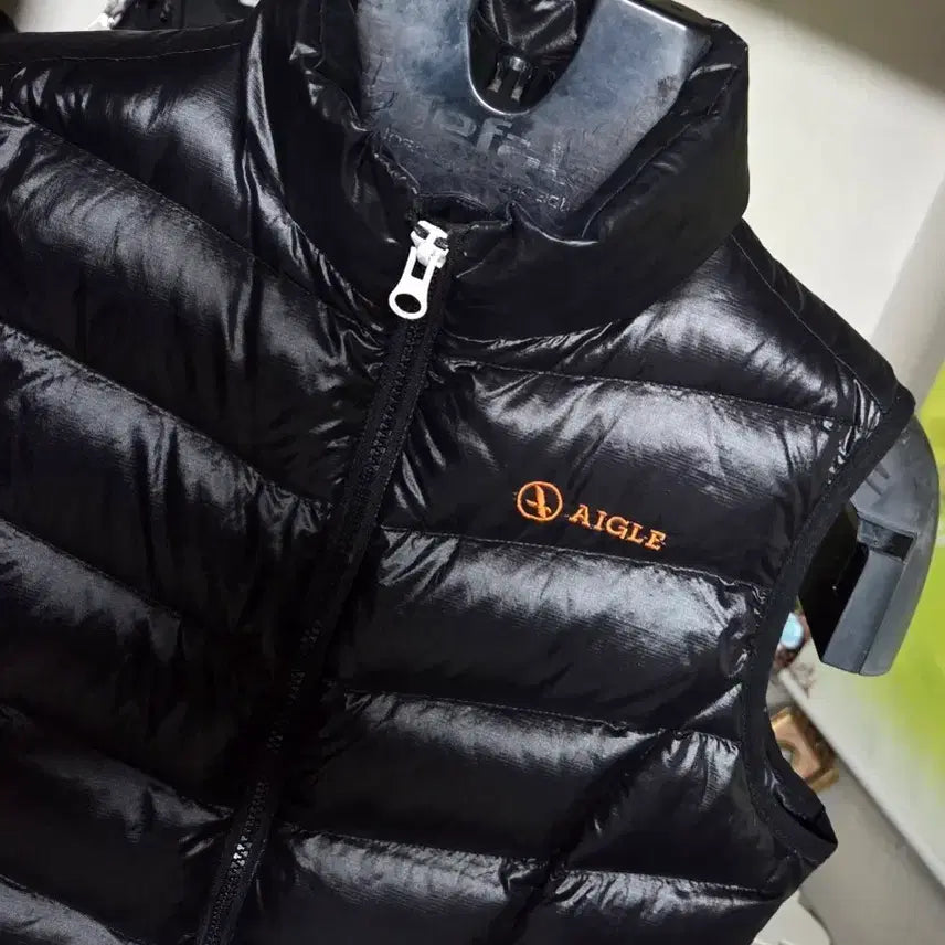 [BUNJANG] Aigle Men's Padded Vest Black / 에이글 남성패딩 조끼 블랙