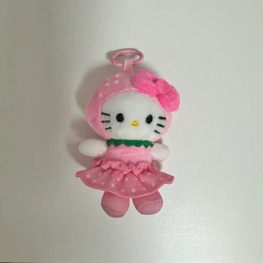 [BUNJANG] Sanrio Hello Kitty Strawberry Costume Keyring / (미사용) 산리오 헬로키티 핑크 딸기 코스튬 인형 키링