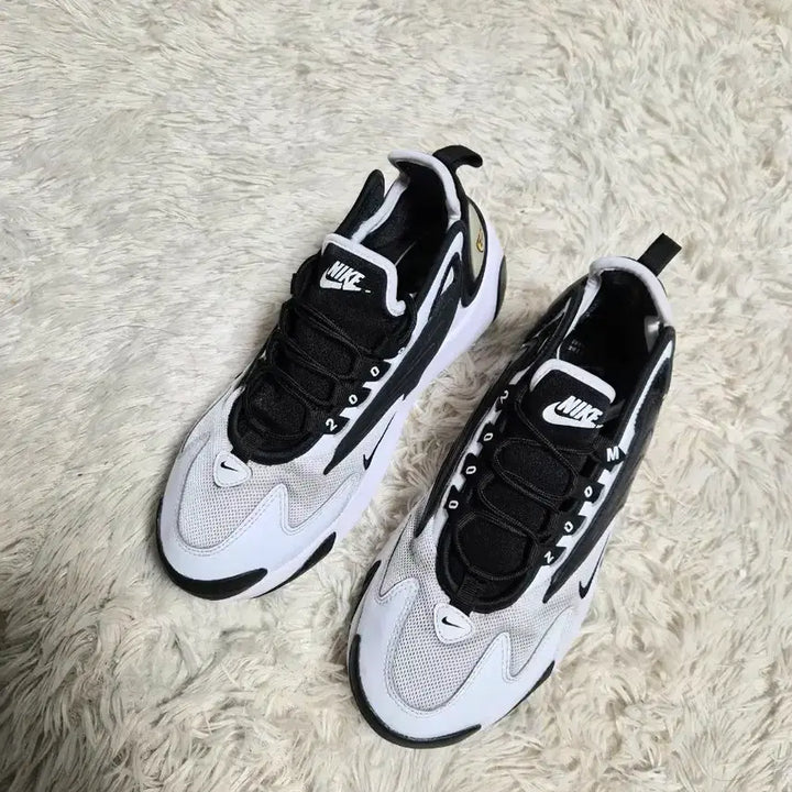 [BUNJANG] Nike Zoom 2K Sneakers (250mm) / 나이키 줌 2K 흰검 운동화 250mm
