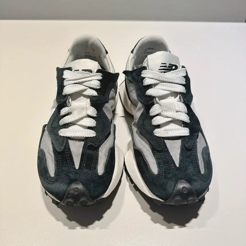 [BUNJANG] New Balance 327 Black Gray Sneakers / [240] 뉴발란스 327 블랙 그레이