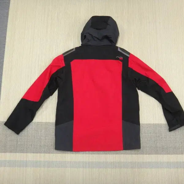 [BUNJANG] (105) K2 케이투 남성용 써라운드 고어텍스 자켓 / (105) K2 케이투 남성용 써라운드 고어텍스 자켓