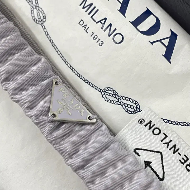 [BUNJANG] Prada Re-Nylon Hairband Gray / 새상품 프라다 리나일론 헤어밴드 머리띠 그레이 컬러