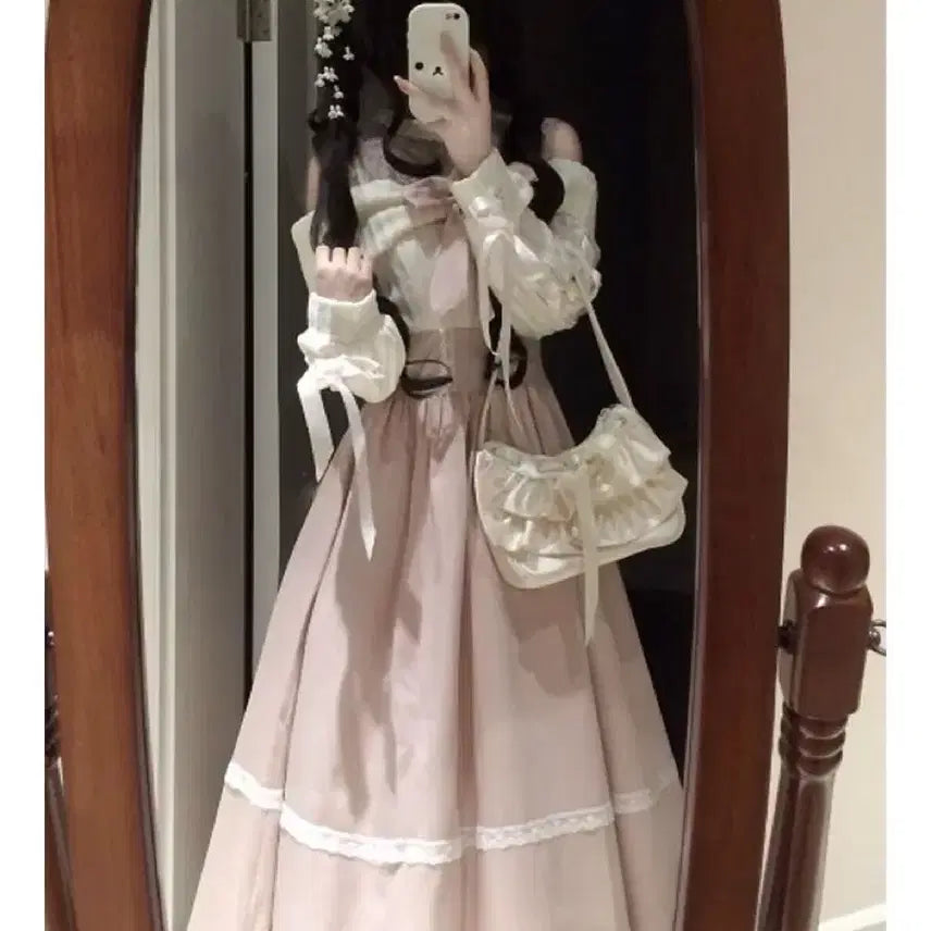 [BUNJANG] Classic Lolita Style Off-Shoulder Lace Long Dress / 클래식 양산형 로리타 스타일 오프숄더 레이스 롱 원피스