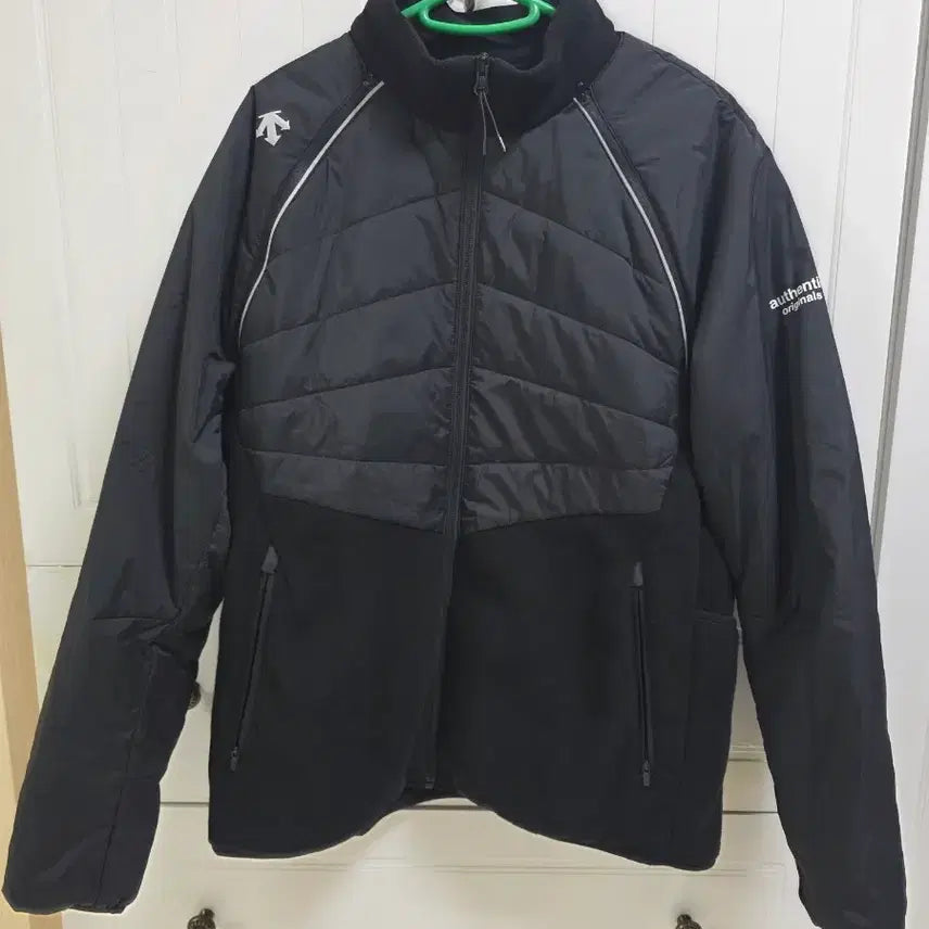 [BUNJANG] Descente 2-Way PrimaLoft Running Jacket (Size 105) / 데상트 2WAY 프리마로프트 러닝 자켓 105 사이즈