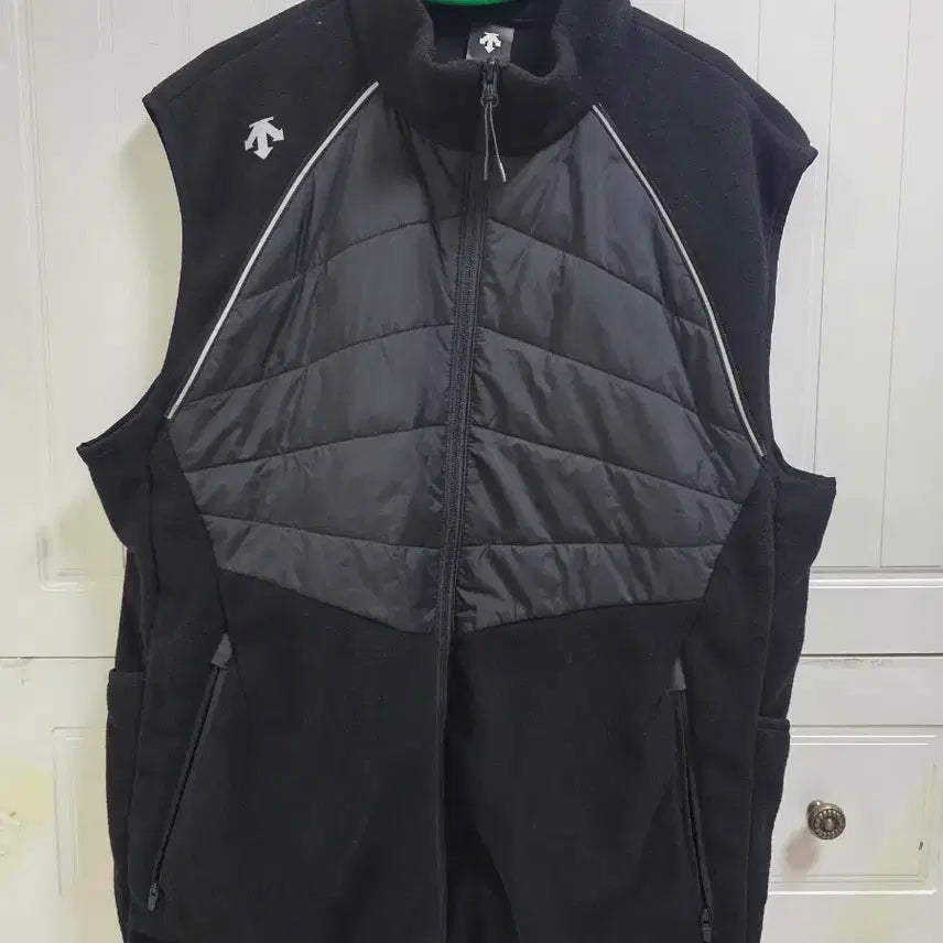 [BUNJANG] Descente 2-Way PrimaLoft Running Jacket (Size 105) / 데상트 2WAY 프리마로프트 러닝 자켓 105 사이즈