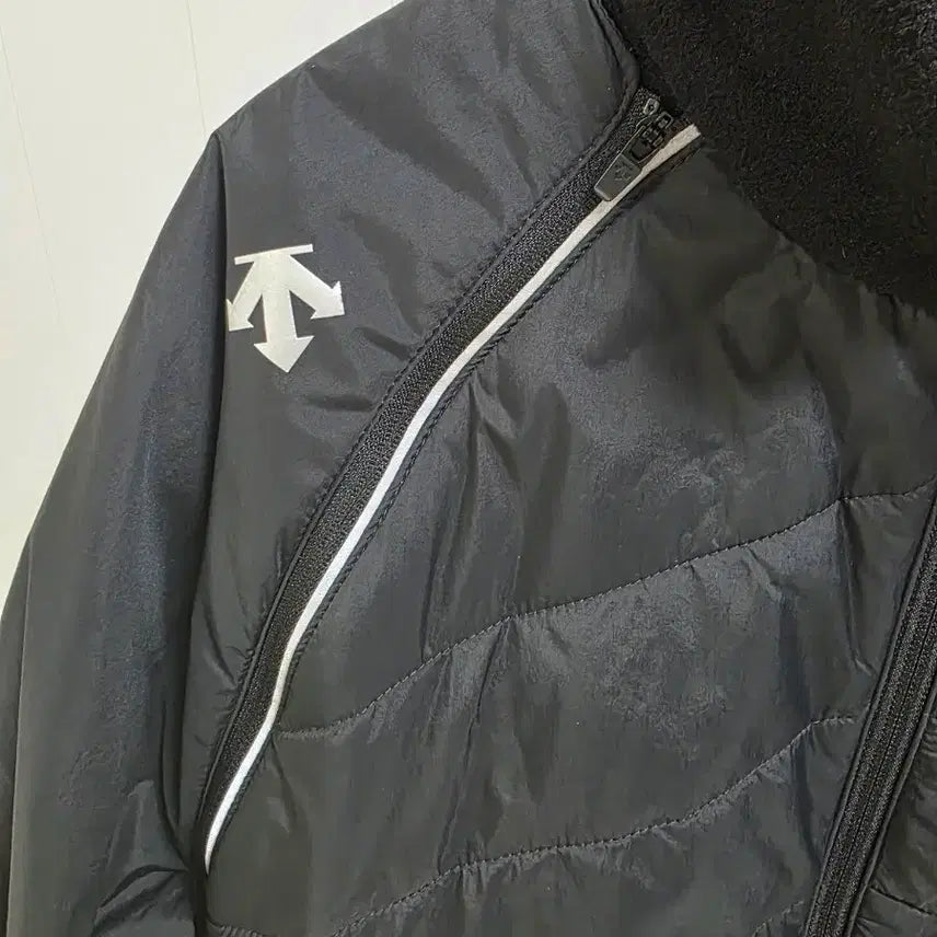 [BUNJANG] Descente 2-Way PrimaLoft Running Jacket (Size 105) / 데상트 2WAY 프리마로프트 러닝 자켓 105 사이즈