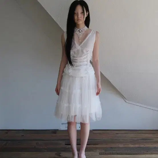 [BUNJANG] Lekong Shirred Blouse &amp; Balloon Skirt Set / 르콩 lekong 슬리브리스 셔링 블라우스 &amp; 벌룬스커트