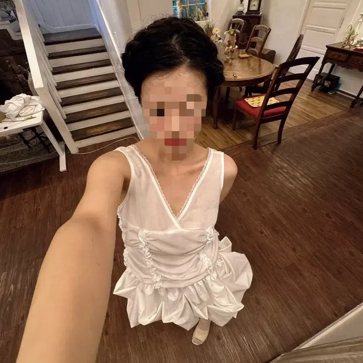 [BUNJANG] Lekong Shirred Blouse &amp; Balloon Skirt Set / 르콩 lekong 슬리브리스 셔링 블라우스 &amp; 벌룬스커트