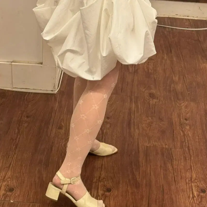 [BUNJANG] Lekong Shirred Blouse &amp; Balloon Skirt Set / 르콩 lekong 슬리브리스 셔링 블라우스 &amp; 벌룬스커트