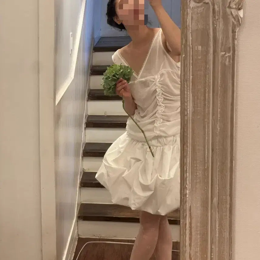 [BUNJANG] Lekong Shirred Blouse &amp; Balloon Skirt Set / 르콩 lekong 슬리브리스 셔링 블라우스 &amp; 벌룬스커트