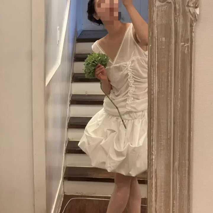 [BUNJANG] Lekong Shirred Blouse &amp; Balloon Skirt Set / 르콩 lekong 슬리브리스 셔링 블라우스 &amp; 벌룬스커트