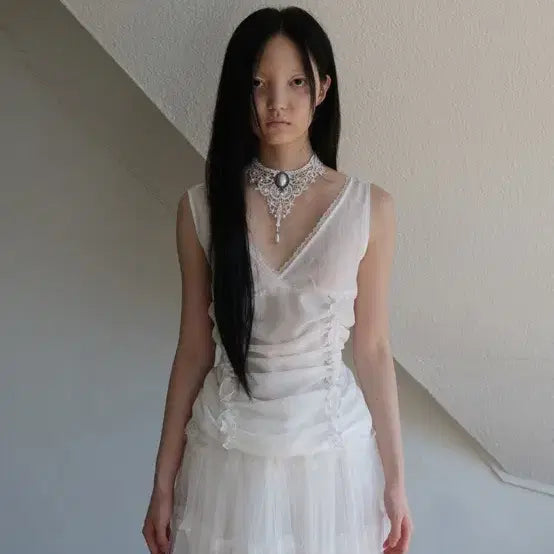 [BUNJANG] Lekong Shirred Blouse &amp; Balloon Skirt Set / 르콩 lekong 슬리브리스 셔링 블라우스 &amp; 벌룬스커트