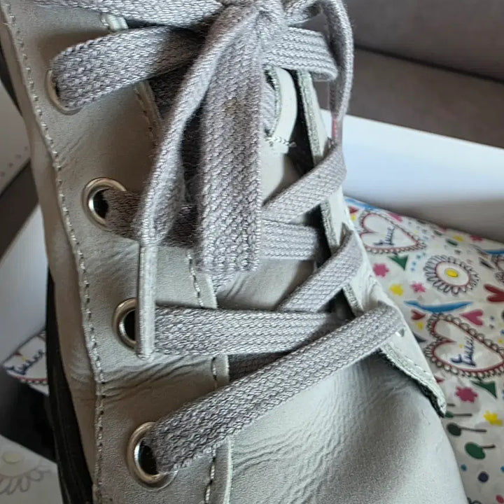 [BUNJANG] Spris Twice ChaeYoung Gray Limited Edition Sneakers / 스프리스 트와이스 타로 한정판 챙정화 그레이 280mm (사용감 있음)