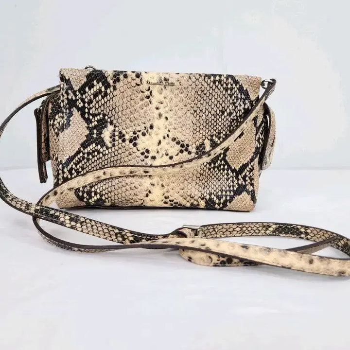 [BUNJANG] Massimo Dutti Snake Pattern Crossbody Bag / Massimo Dutti 뱀피 무늬 크로스백