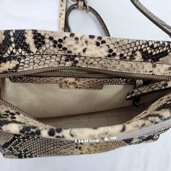 [BUNJANG] Massimo Dutti Snake Pattern Crossbody Bag / Massimo Dutti 뱀피 무늬 크로스백