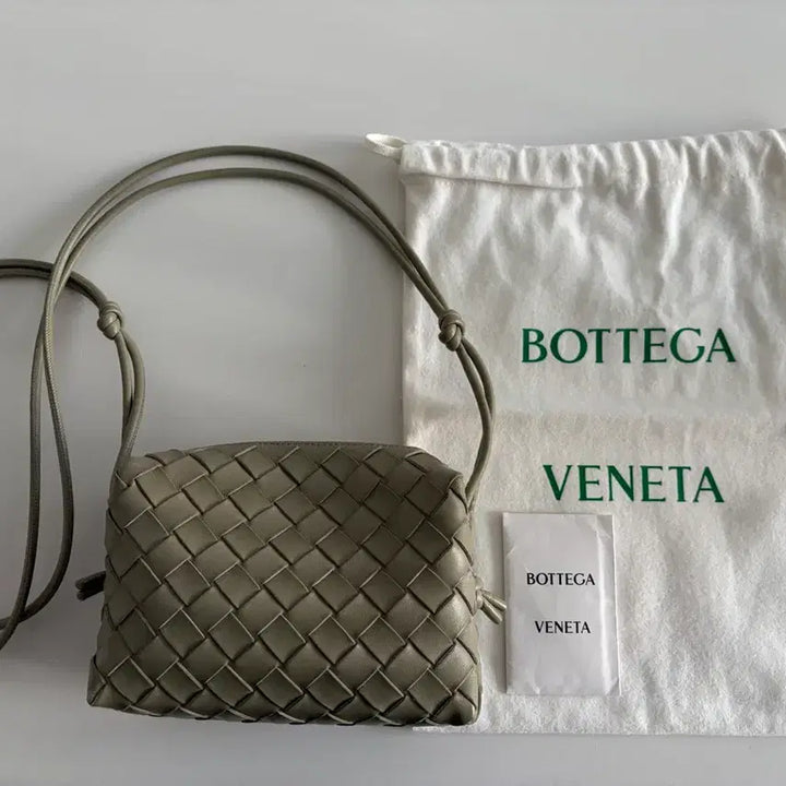 [BUNJANG] Bottega Veneta Mini Loop Camera Bag / 보테가베네타 미니 루프 카메라백