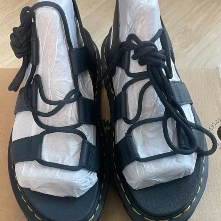 [BUNJANG] Dr. Martens Matilla Sandals / 닥터마틴 블랙 레더 마틸라샌들