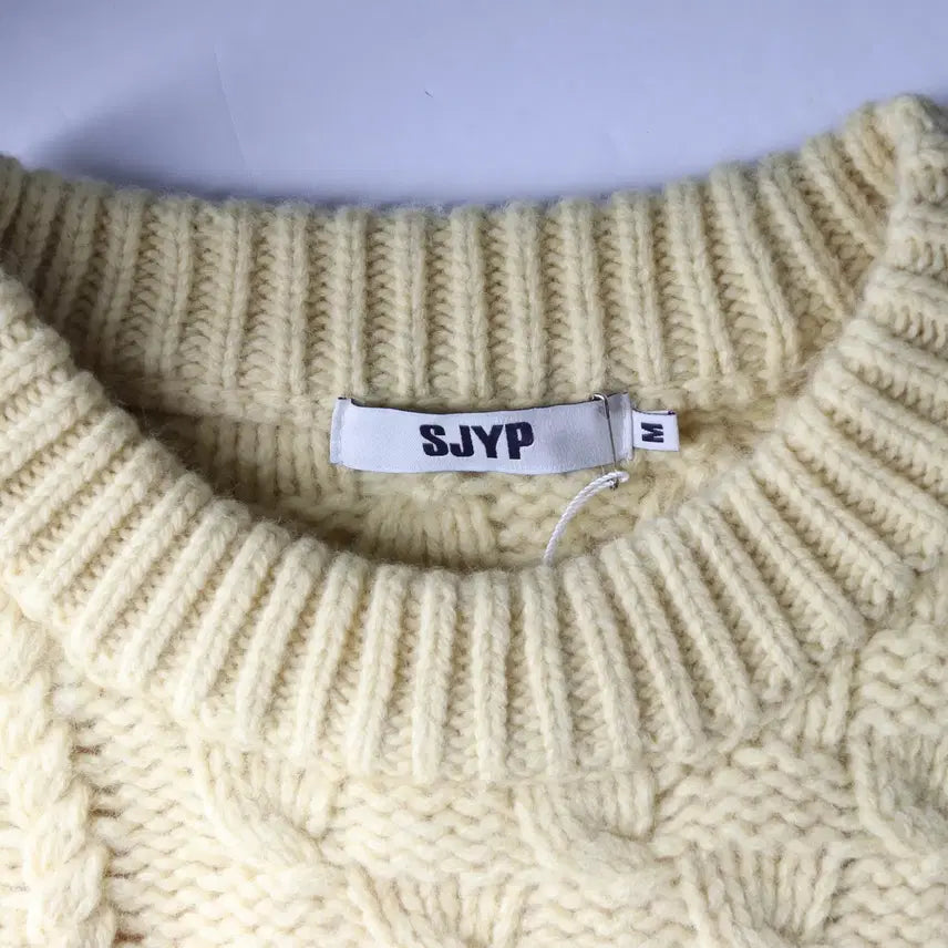 [BUNJANG] (새상품) 에스제이와이피 SJYP 23FW 디버스 케이블 울 니트 / (새상품) 에스제이와이피 SJYP 23FW 디버스 케이블 울 니트