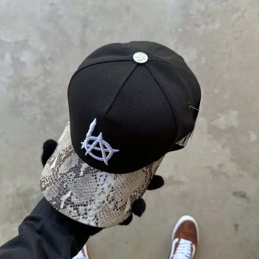 [BUNJANG] KILLTHEHYPE KTHLA LAnarchy Snapback / KILLTHEHYPE 킬더하입 KTHLA LAnarchy 뱀피 스냅백
