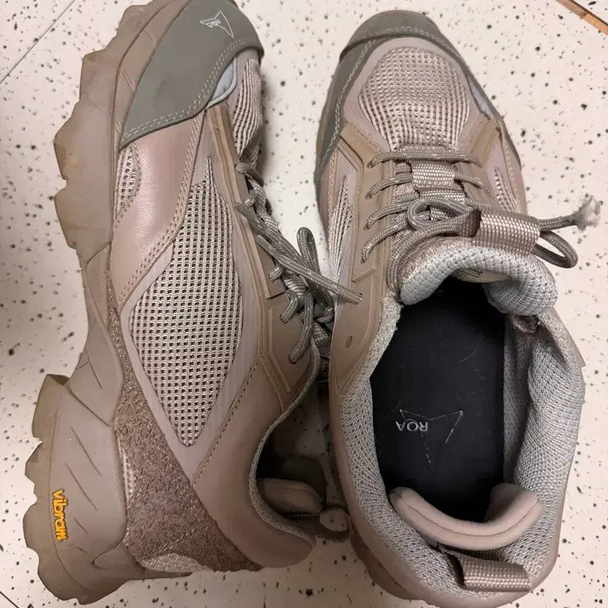 [BUNJANG] Roa Rockfall 41 Hiking Boots / 로아 락파 41 (260) 사이즈