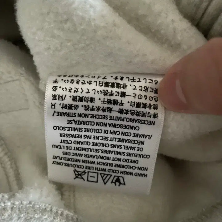 [SOLD OUT] 에센셜 더코어 라이트오트밀 쇼츠 xs