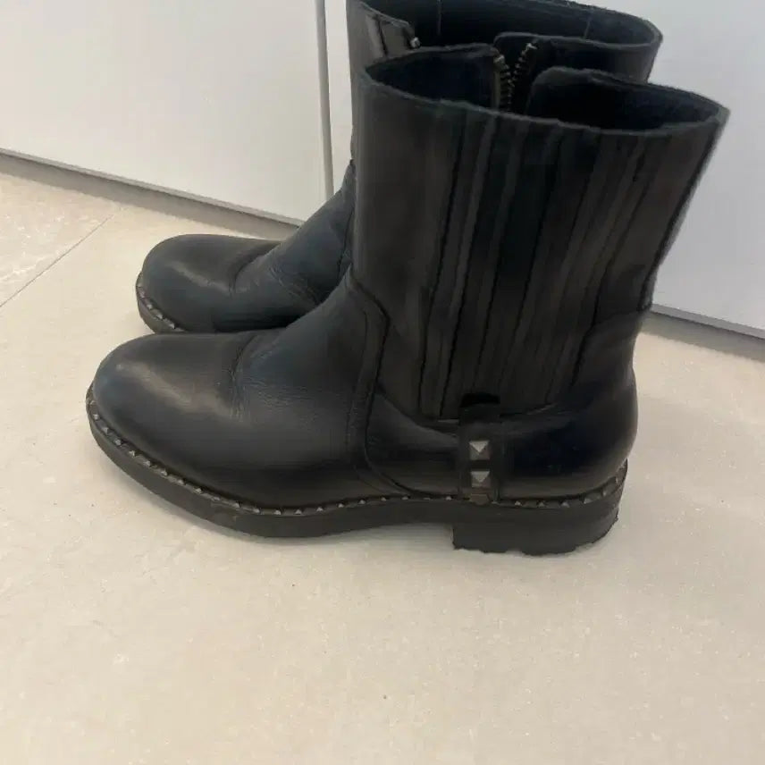 [BUNJANG] Black Leather Ankle Boots / 블랙 가죽 앵클 부츠