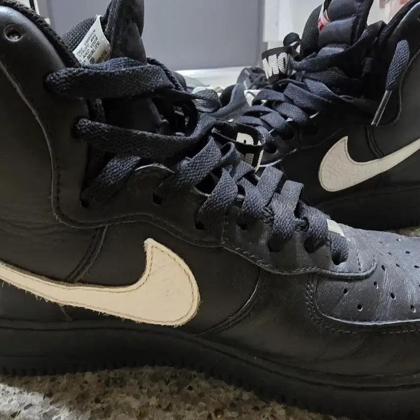 [BUNJANG] Supreme Air Force 1 High Black and White Sneakers / 슈프림 x 에어포스 하이