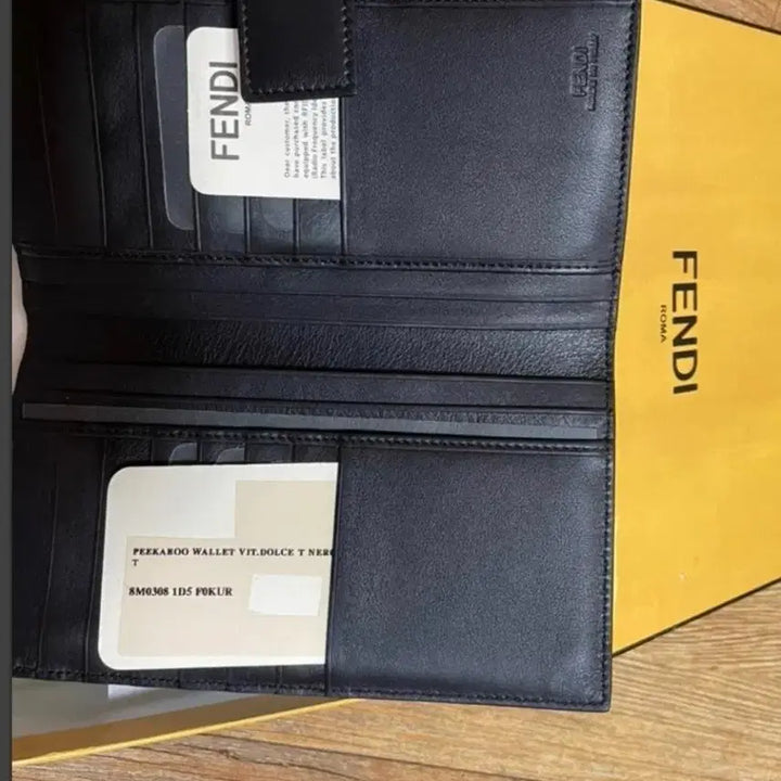 [BUNJANG] Fendi Peekaboo Long Wallet / 펜디 피카부 장지갑