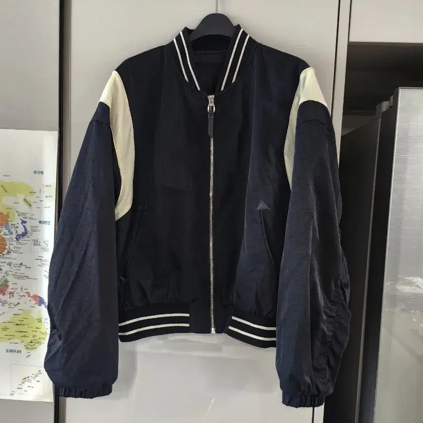 [BUNJANG] Vov Prada Windbreaker Jacket / 보브 프라다 재질 바람막이 점퍼