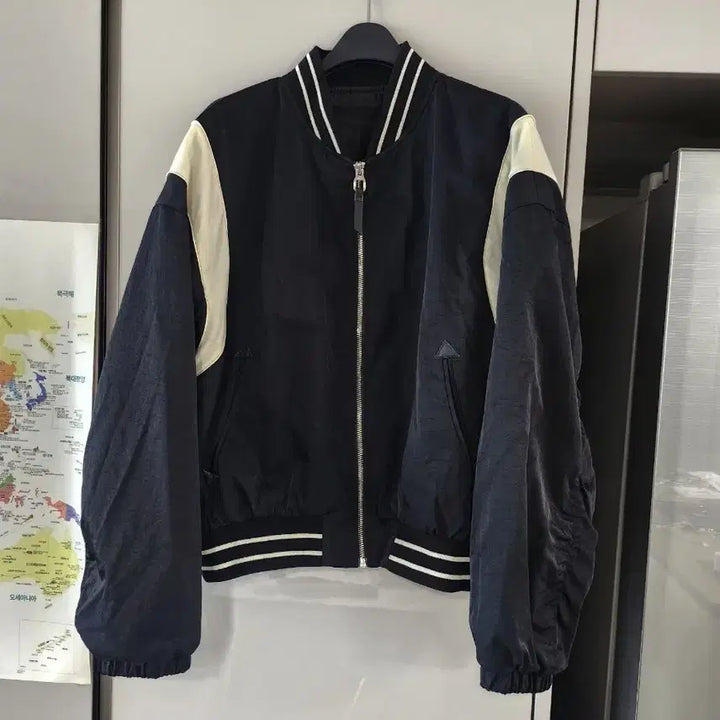 [BUNJANG] Vov Prada Windbreaker Jacket / 보브 프라다 재질 바람막이 점퍼