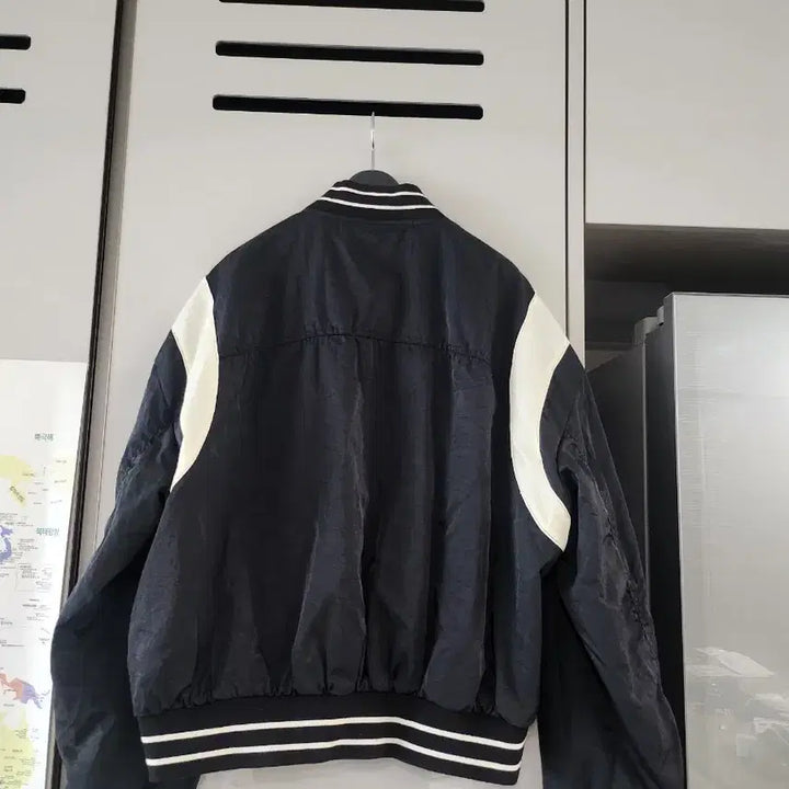 [BUNJANG] Vov Prada Windbreaker Jacket / 보브 프라다 재질 바람막이 점퍼