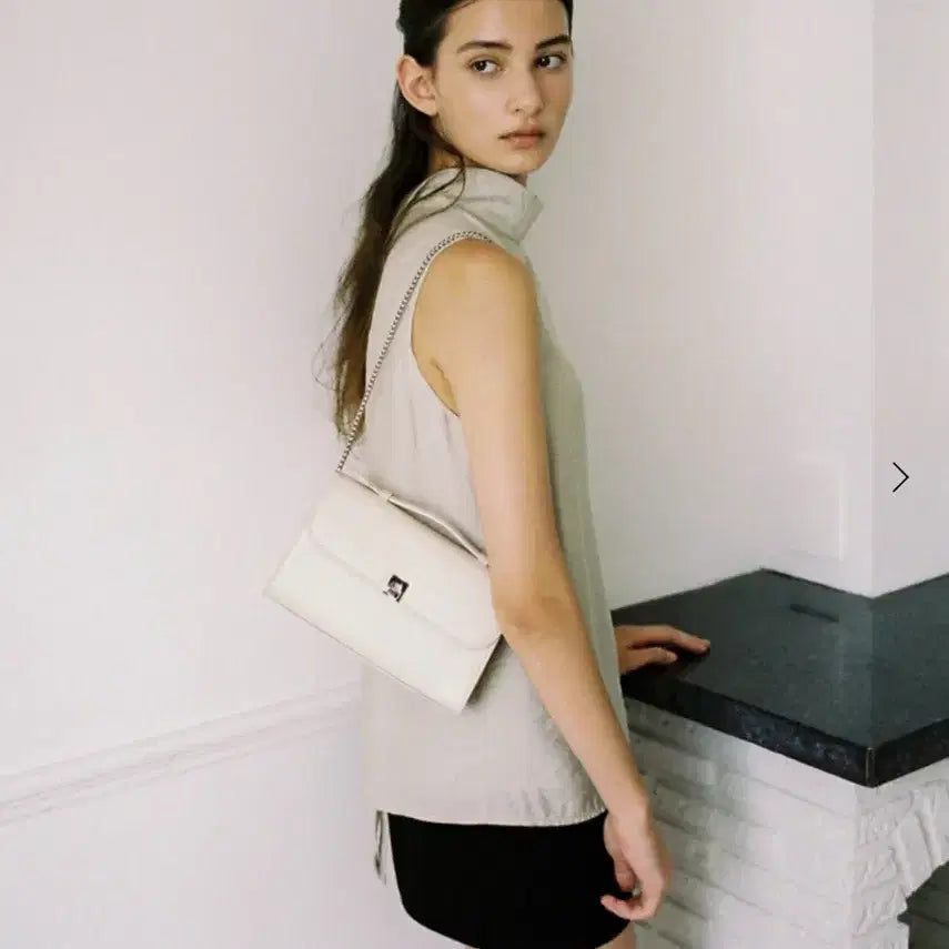 [BUNJANG] Sie Swan Square Flap Bag - Sand Beige / 시에 sie 스완 스퀘어 플랩백 샌드베이지