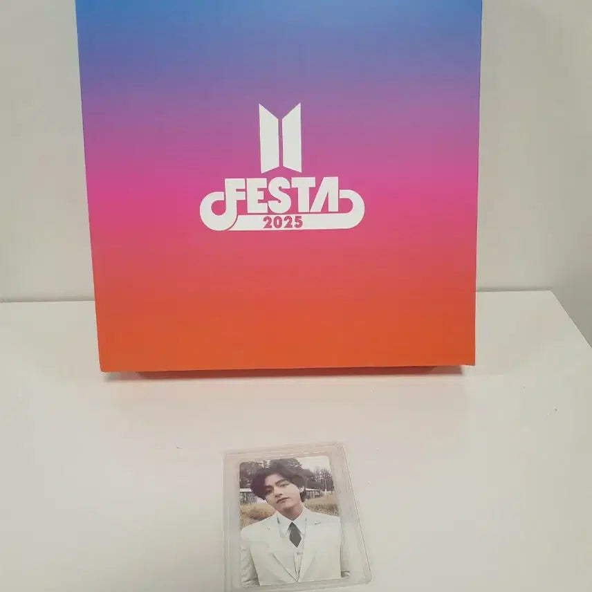 [BUNJANG] BTS 2025 FESTA Clock + V Photocard / 방탄소년단 2025 시계 + 뷔 포토카드
