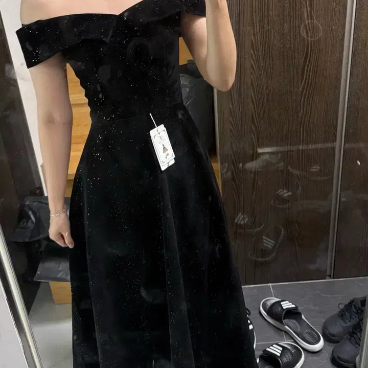 [BUNJANG] Off-Shoulder Velvet Long Dress / 55~77 블랙 오프숄더 벨벳 롱 원피스 2부드레스 촬영드레스