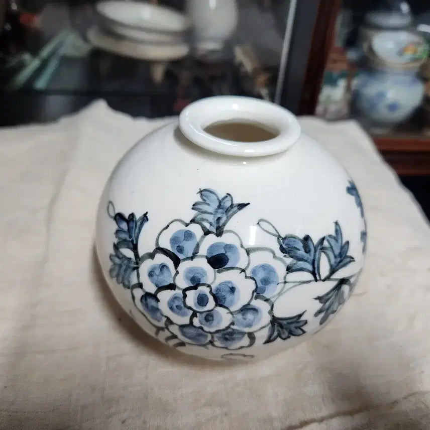 [BUNJANG] Celadon Porcelain Peony Motif Vase / 목단문 소호