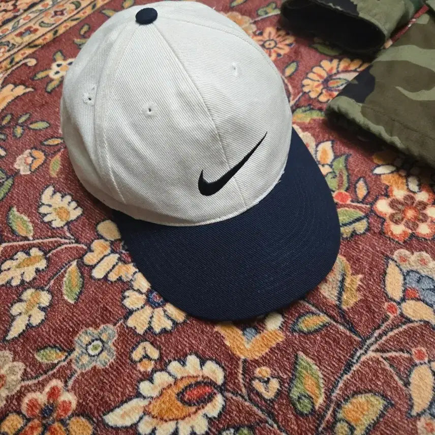 [BUNJANG] Nike x Tiger Woods Early Logo Two-Tone Cap / 00s 나이키 x 타이거 우즈 초창기 로고 투톤 캡