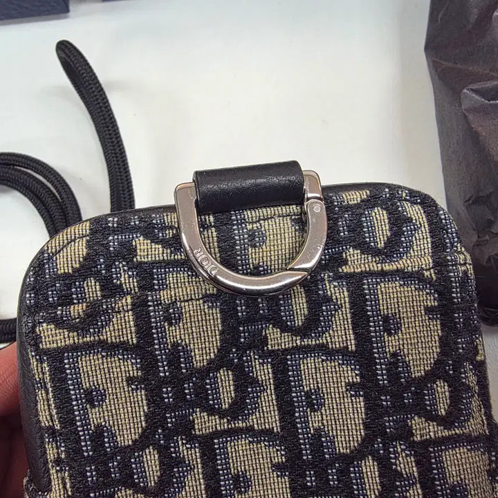 [BUNJANG] Dior Oblique Vertical Pouch / [디올 공홈 제품 / 실사용 5회 미만] 디올 오블리크 버티컬 파우치