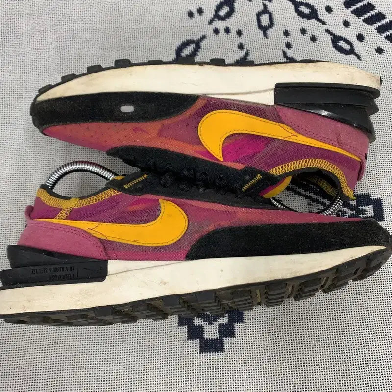 [BUNJANG] Nike Waffle One Active Fuchsia Sneakers (240) / 나이키 와플원 액티브 푸시아 운동화 스니커즈 240 E02056