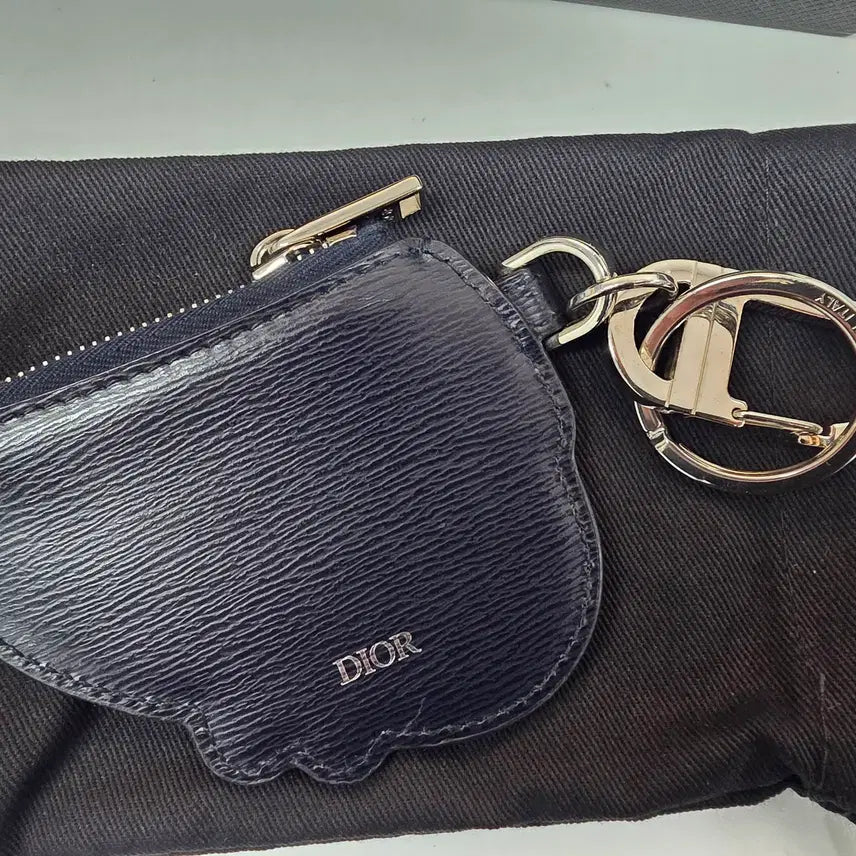 [BUNJANG] Dior Saddle Bag Leather Charm / [디올 공홈 구매 / 실사용 5회 미만] 디올 새들백 가죽 참