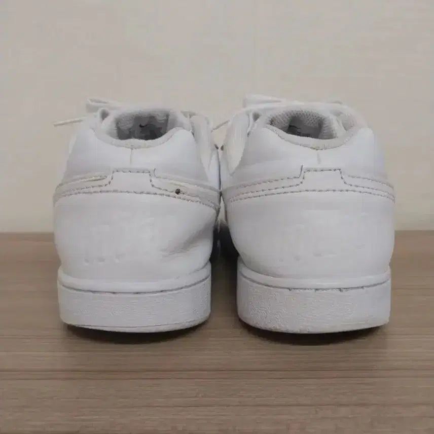 [BUNJANG] Nike Evernon Low White Sneakers (250) / 여성 나이키 에버논 로우 화이트 운동화 (250)