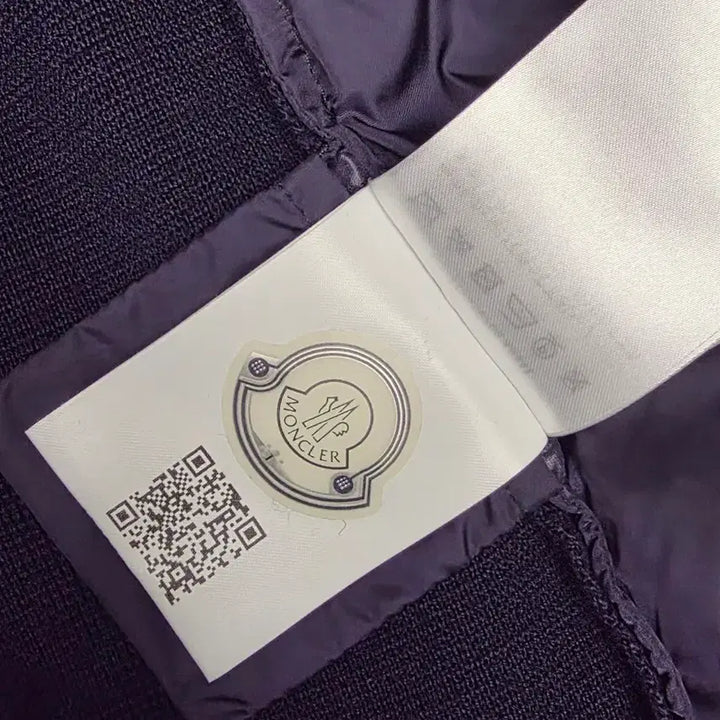 [BUNJANG] Moncler Navy Knit Padded Jacket / 몽클레어 니트패딩 네이비 XL