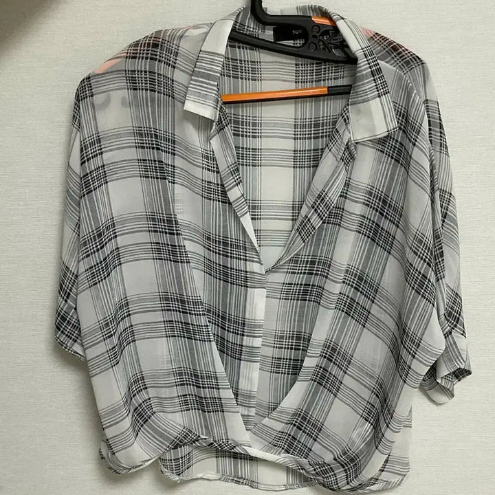 [BUNJANG] TOM BY Check Loose Fit Shirt Blouse / TOM BY 체크 루즈핏 셔츠 블라우스