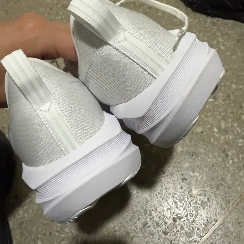 [BUNJANG] Asics Nova Blast 5 265 / 아식스 노바블라스트5 265