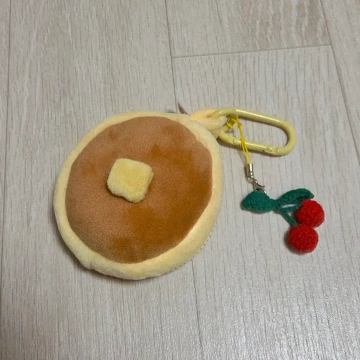 [BUNJANG] Mini Pancake Pouch Cherry Keyring / [미사용] 미니 팬케이크 파우치 체리 키링 달콤한 일러스트