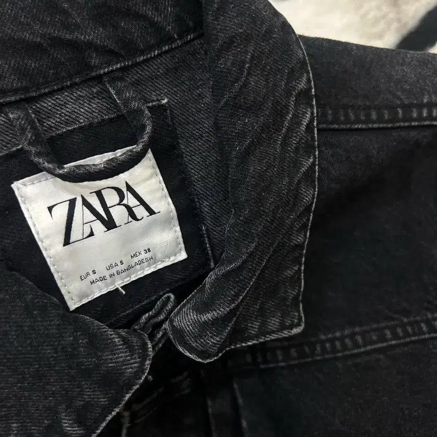 [BUNJANG] ZARA 2nd Generation Trucker Jacket/Black Denim / [한국M]ZARA 2세대 트러커 자켓/흑청