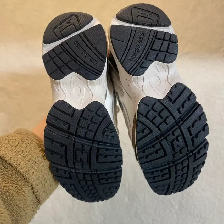 [BUNJANG] New Balance 725 Brown Cream Sneakers (240) / 뉴발란스 725 브라운크림 (240)